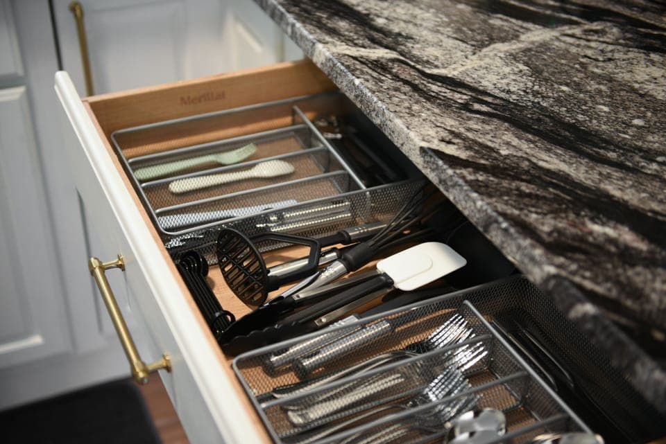 Stylish tableware and tools make cooking and dining a pleasure.