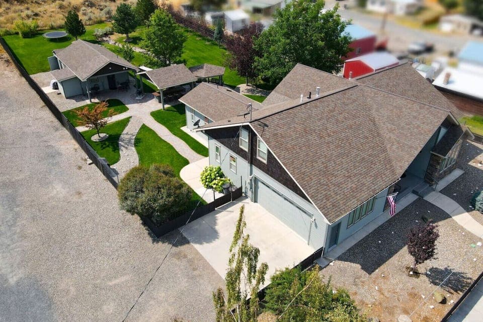 The Wunder Mine Estate, including The Wunder House and Claim Jumper`s Cottage