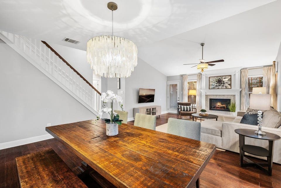 Dining Room - Seating for 6