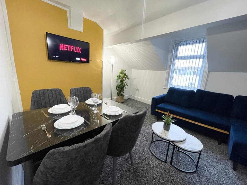 Living Room / Lounge