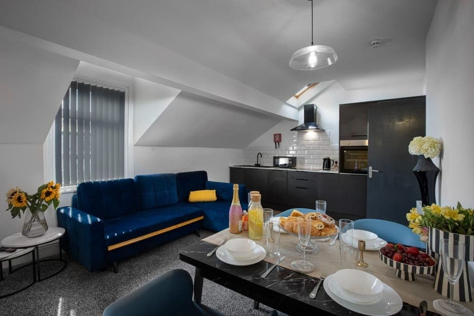 Living Room / Lounge