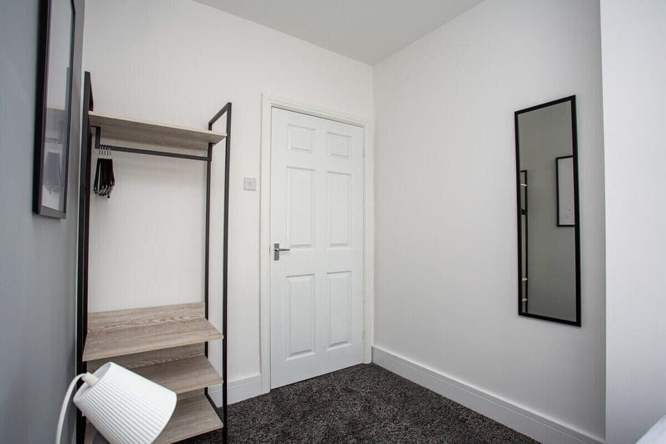 wardrobe bedroom 4