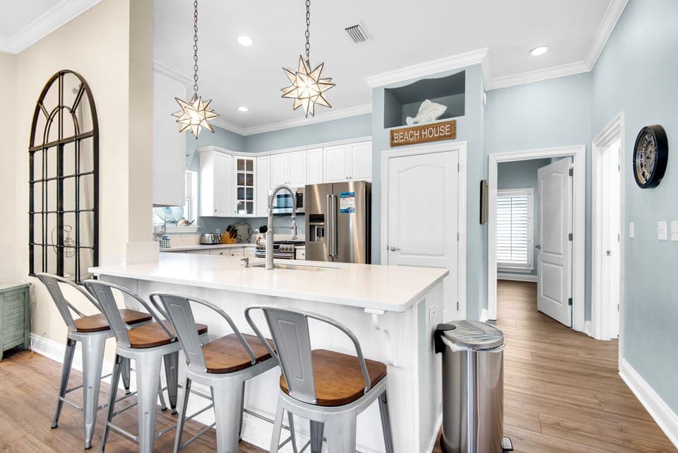 Eat-in bar seating