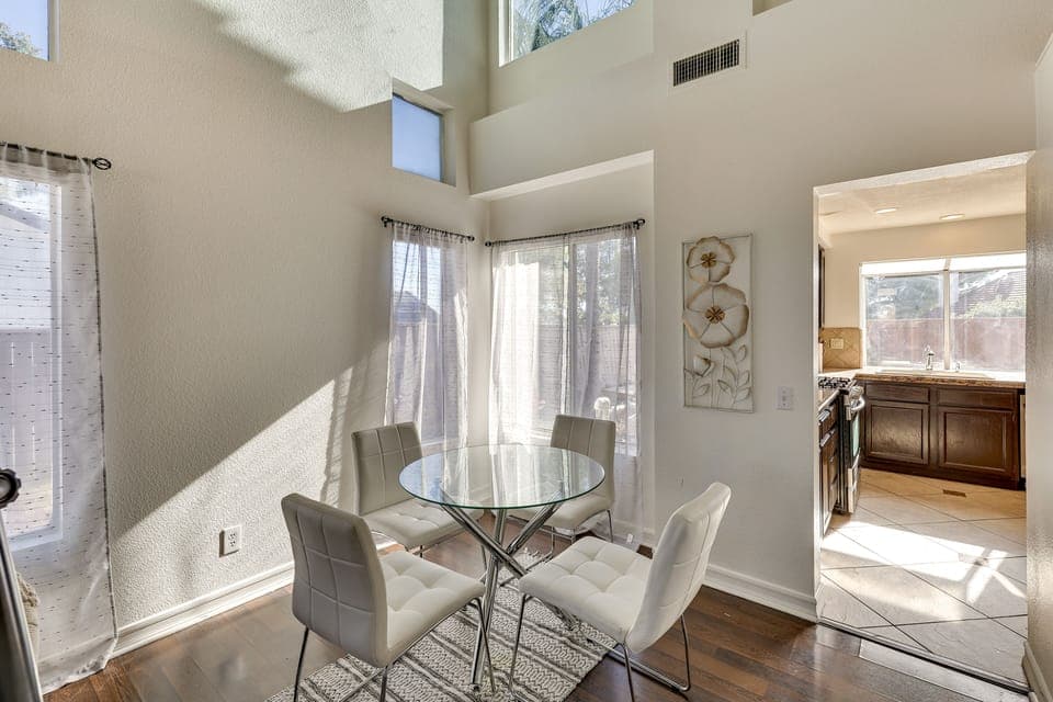 Dining Area | Dishware & Flatware Provided