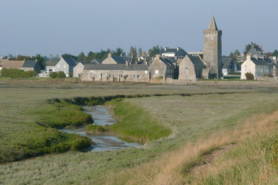 Surroundings [summer] (1-5 km)