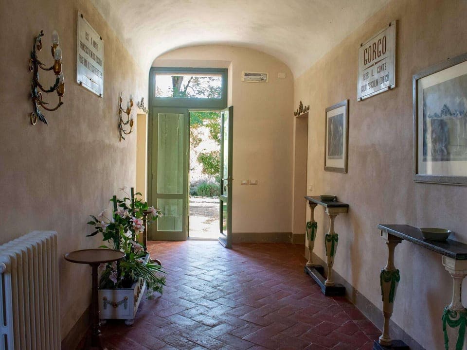 Entrance / Reception