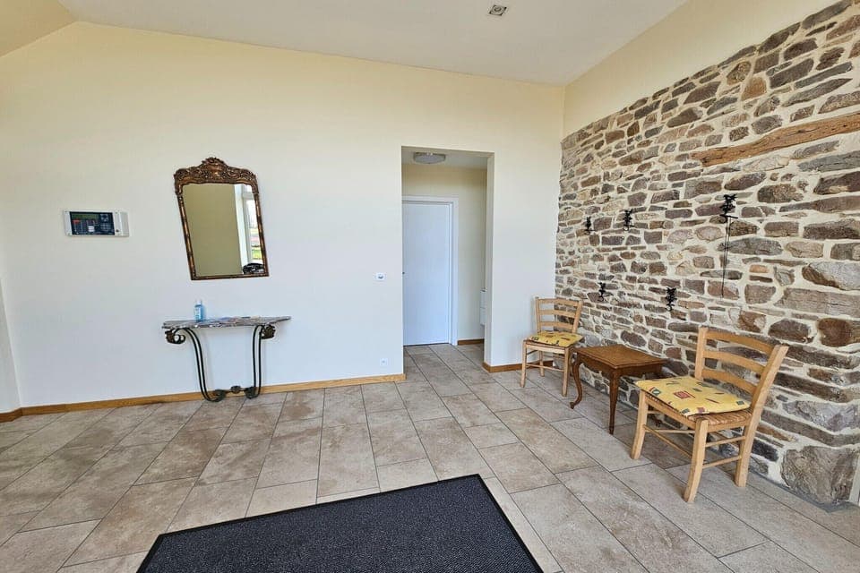 Entrance / Reception