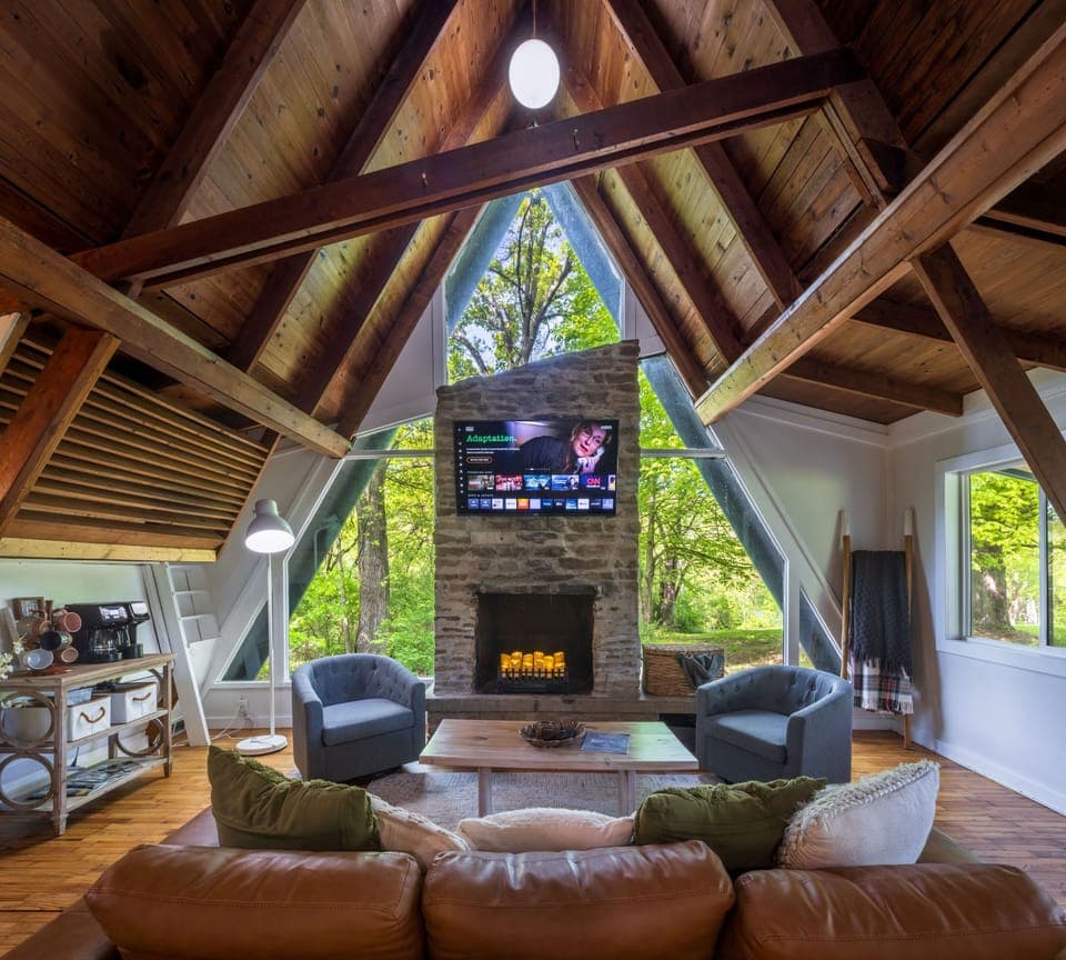 Fresh updates + pet-friendly vibes = perfect stay!