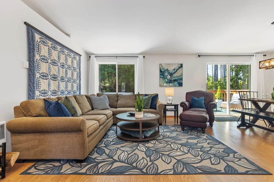 Relaxing and comfortable living room.