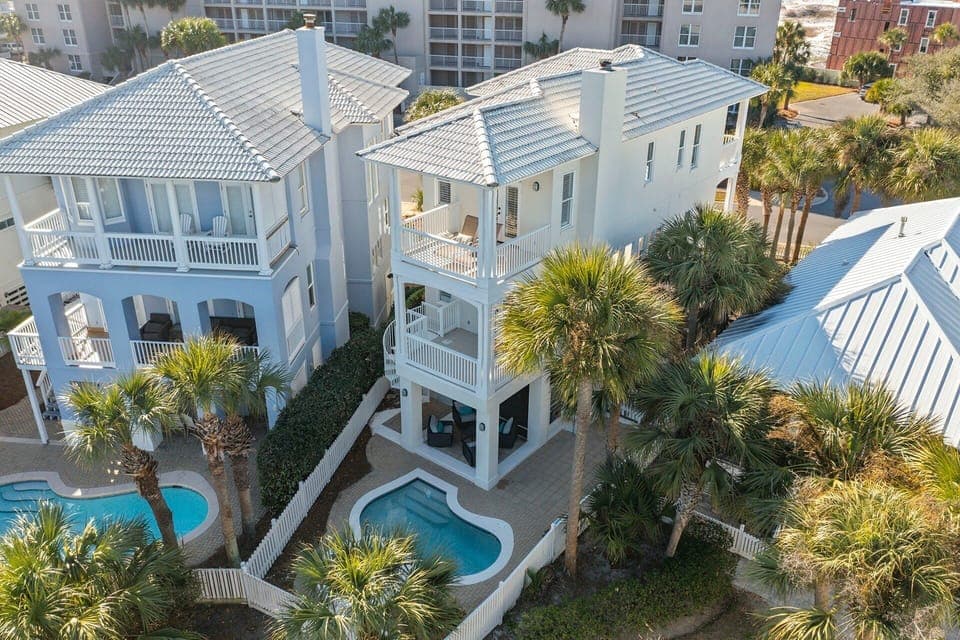 The Hummingbird - Holiday Isle - Back Exterior