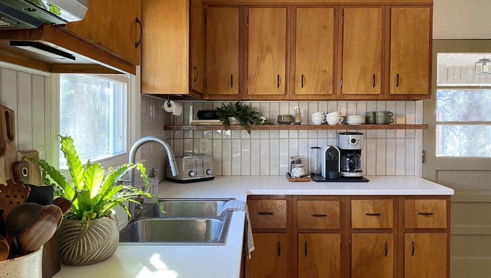 Coffee, Tea, Matcha, Hot Chocolate... We've got you covered! Help yourself to the Nespresso machine, coffee pot, Chemex, electric frother, and tea kettle. Local coffee, tea, matcha, sugar, and creamers provided.