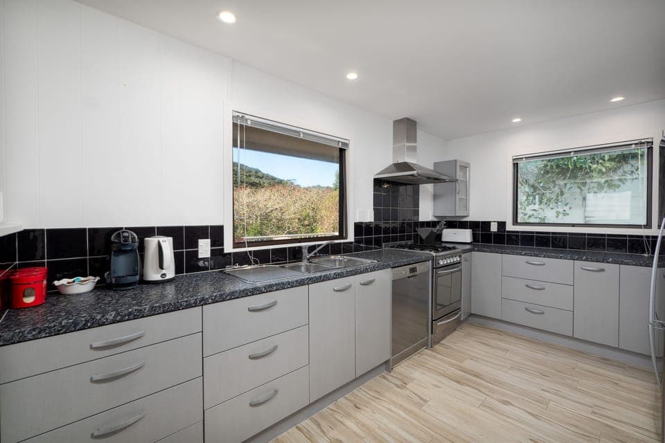 Fully equipped chef's kitchen