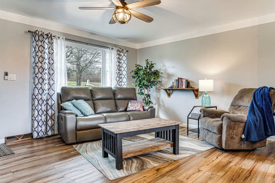 Richmond Vacation Rental | 2BR | 1.5BA | 1 Step Required | 960 Sq Ft