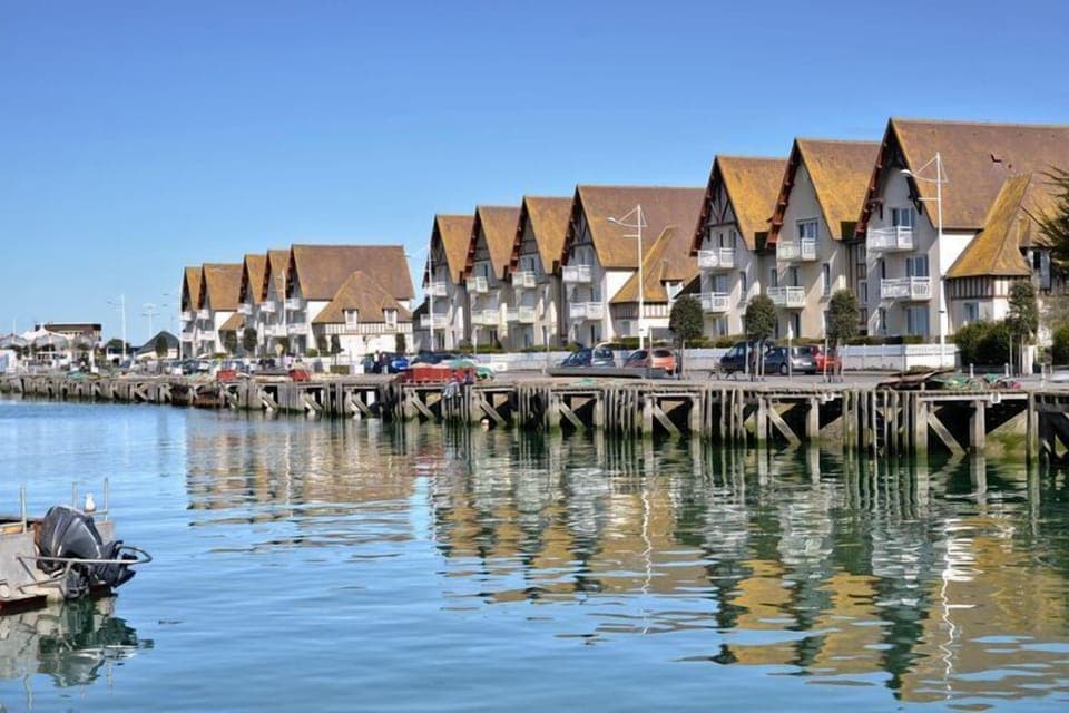 Region [summer] (>5 km)