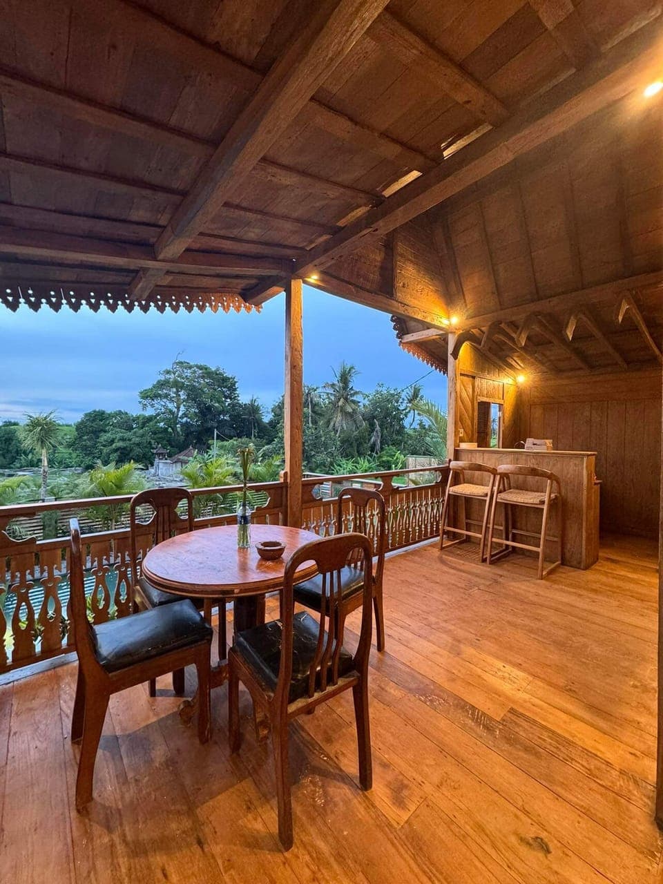 Verandah complete with kitchenette with large fridge/freezer