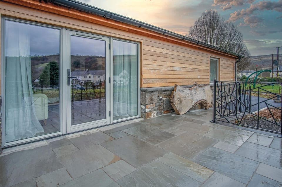 Suite 3 - Sleeping Giant Hotel - Pen Y Cae Inn (4513)