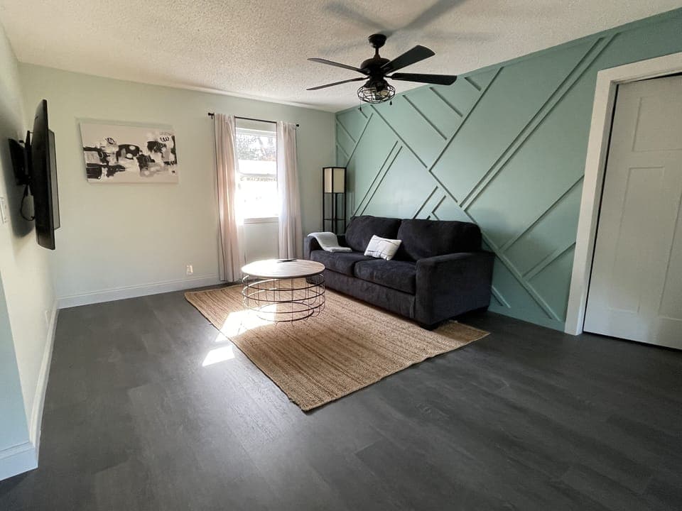 Upstairs living room with pull out couch
