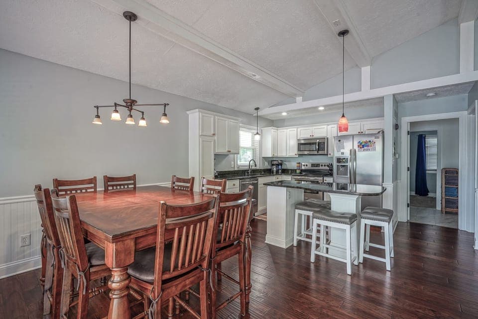 Dining/Kitchen