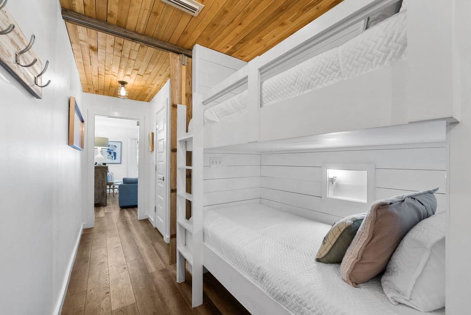 Little Beach Chickee | King Suite | Sleeps 2