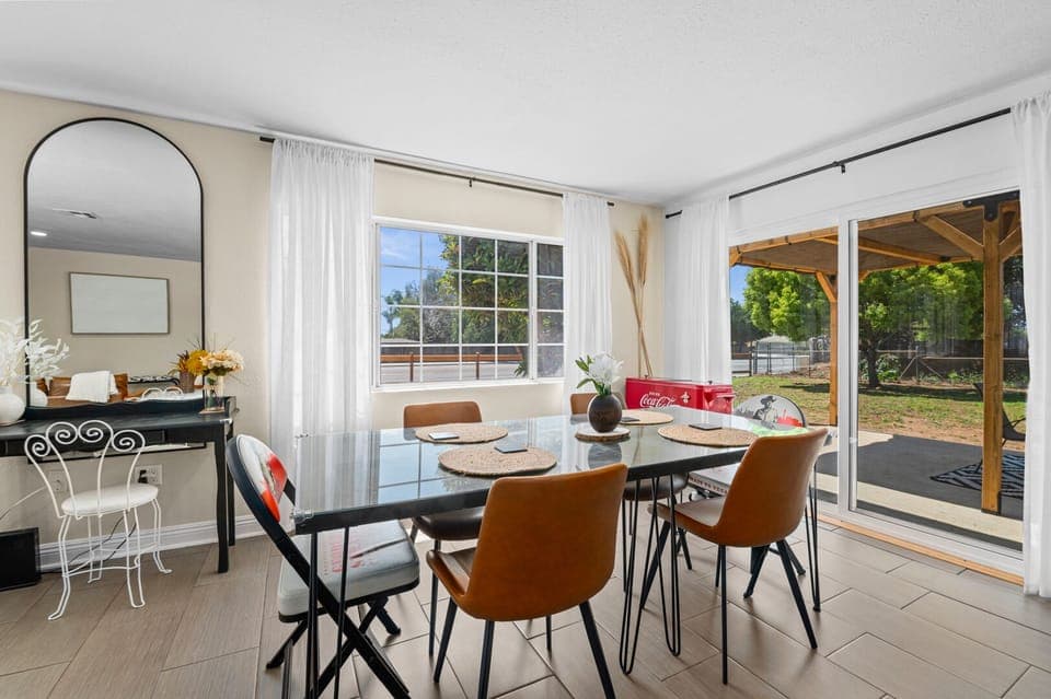 Great open space for eating.