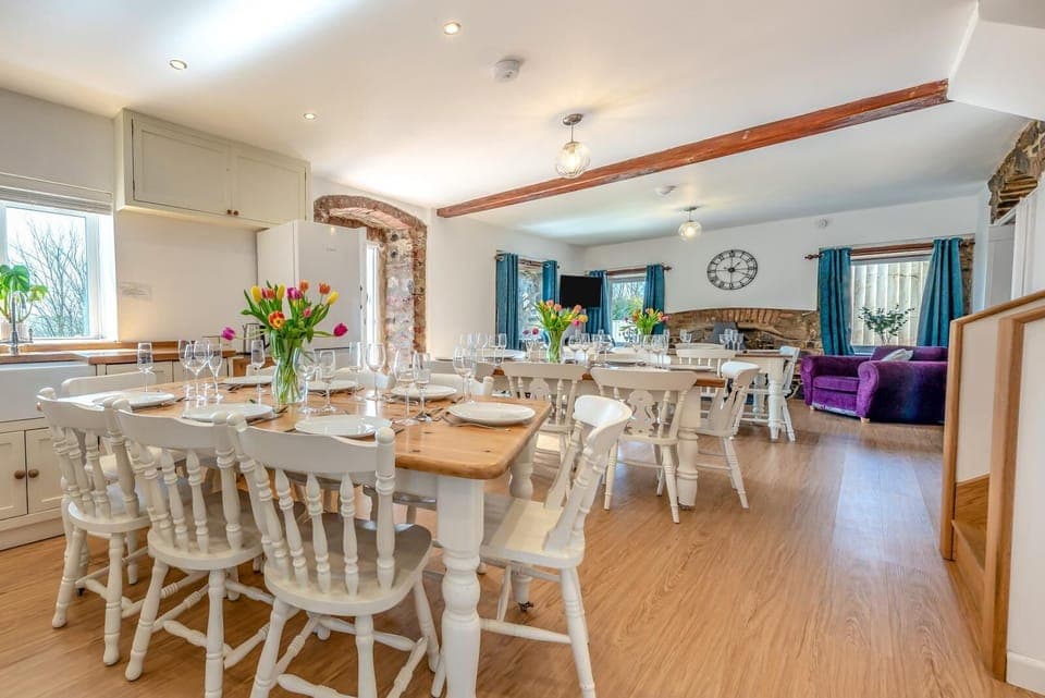 Dining room - seat 24