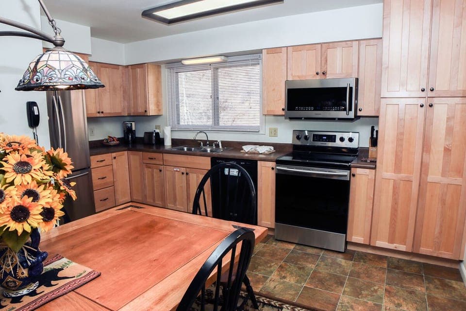 Kitchen/Dining Area