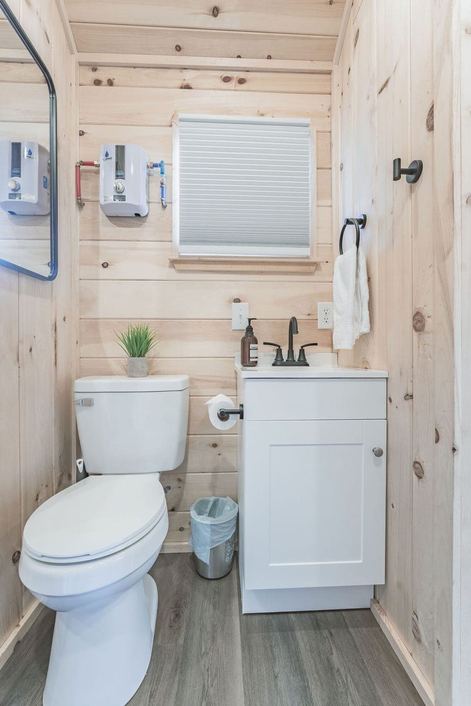 Tiny201220Bathroom