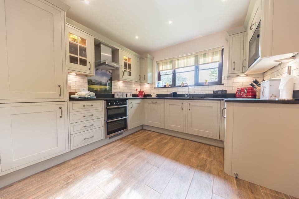 Roseberry Cottage in Coniston kitchen