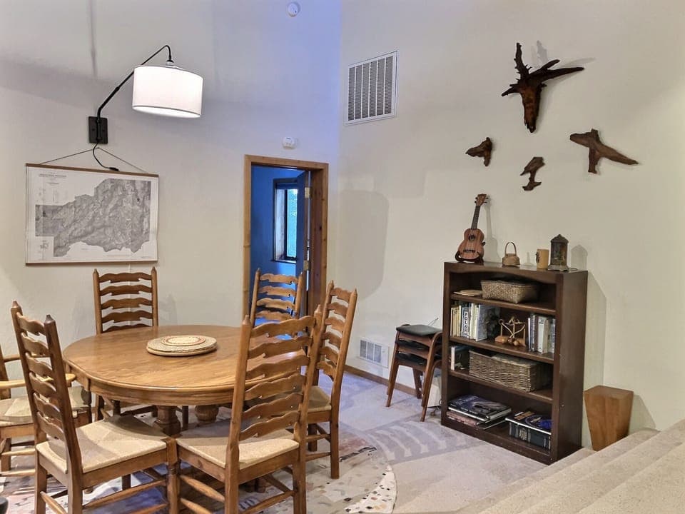 Dining room offers books, games for all ages, table top tennis and shuffle board