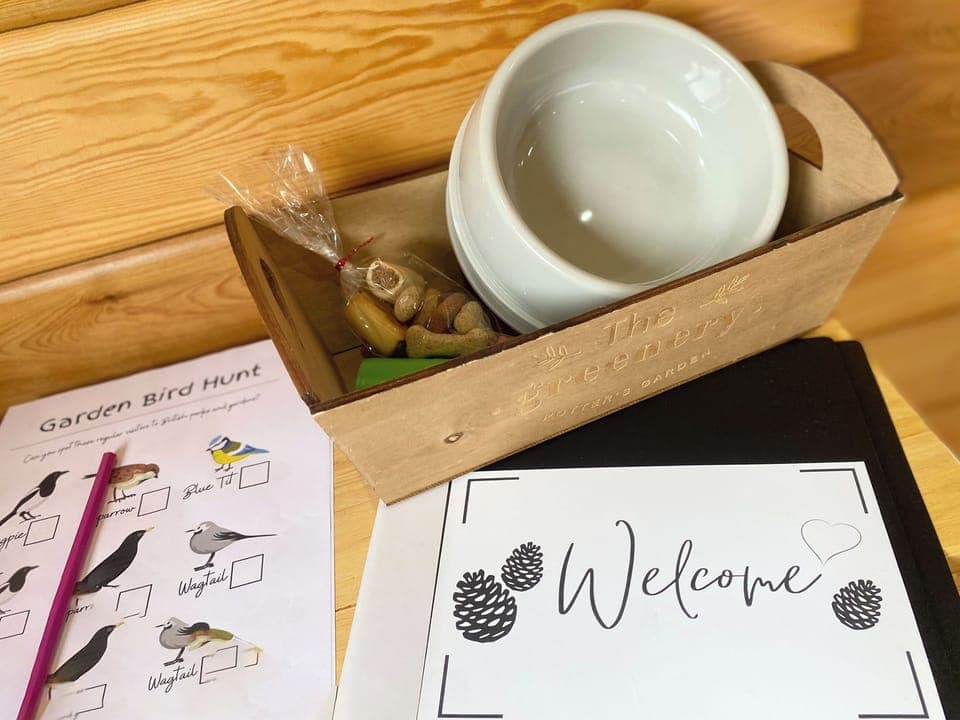 Dog friendly | Pinecone Lodges- Magnolia Lodge - Pinecone Lodges, Camerton, near Bath