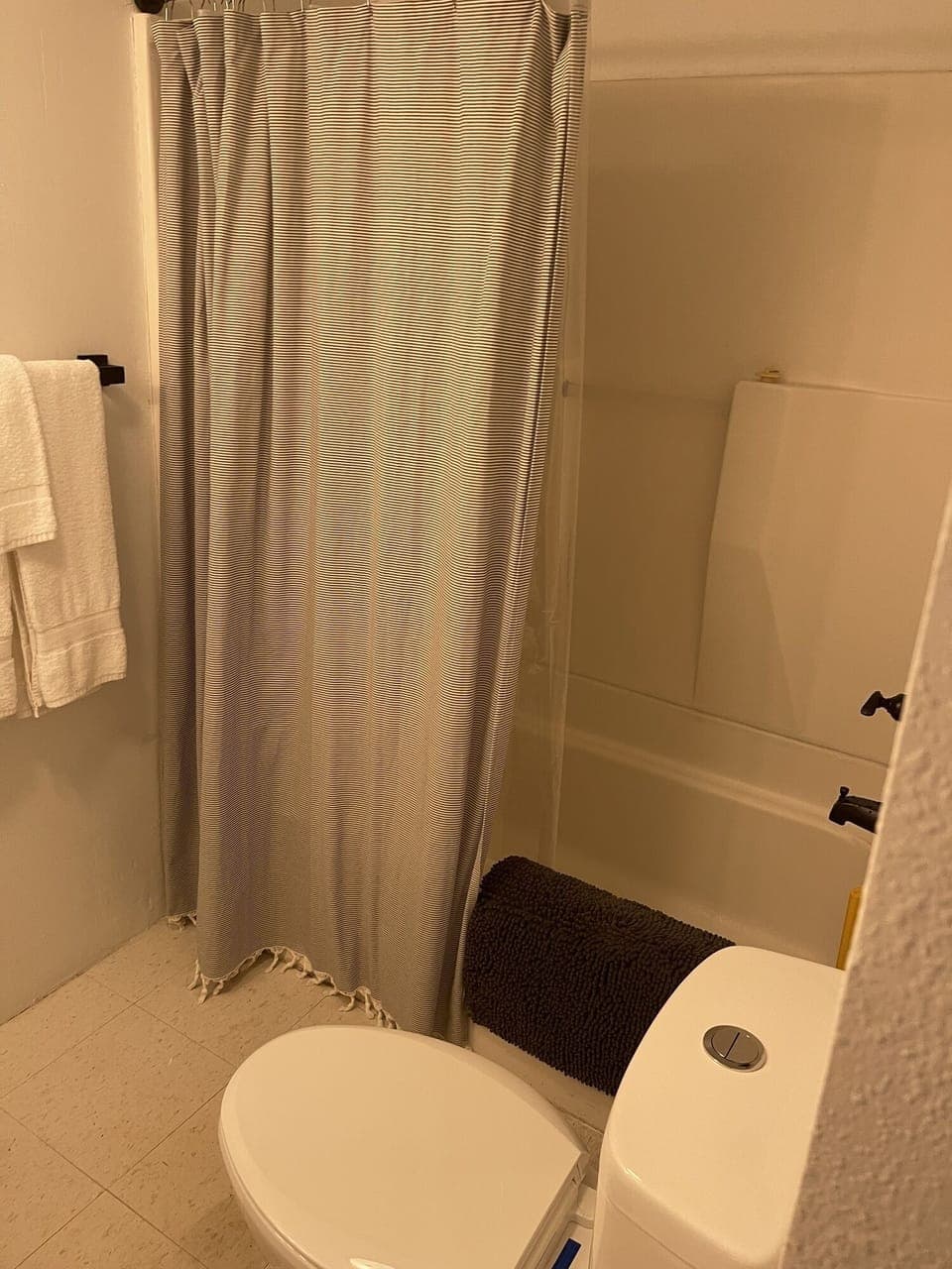 Cabin202220Bathroom