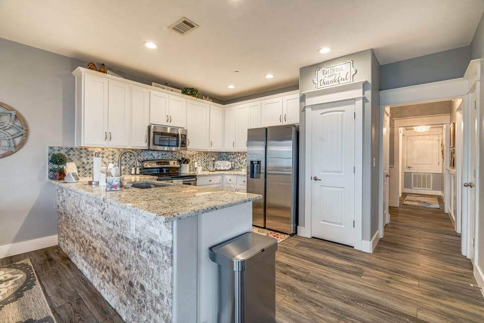 Kitchen | Lake Travis Views | Central Air Conditioning