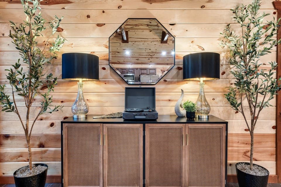 Record player at main level