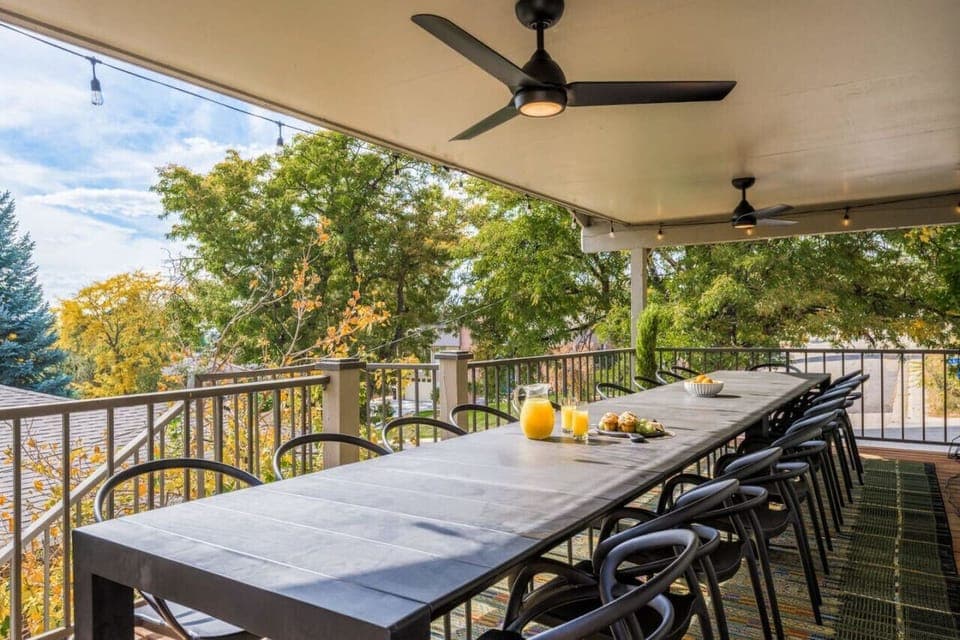 Outdoor dining