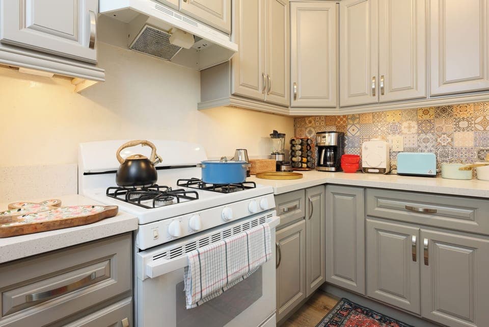 perfect for preparing everything from quick meals to gourmet dishes.