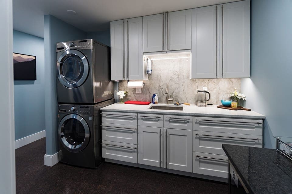 Common laundry and amenity area