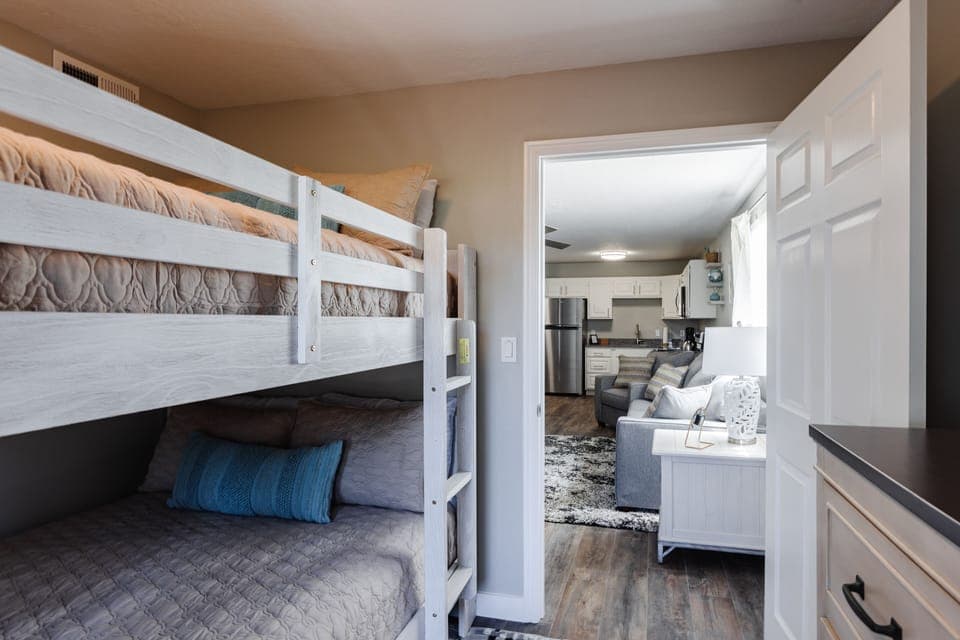 Bunk Room (full beds)