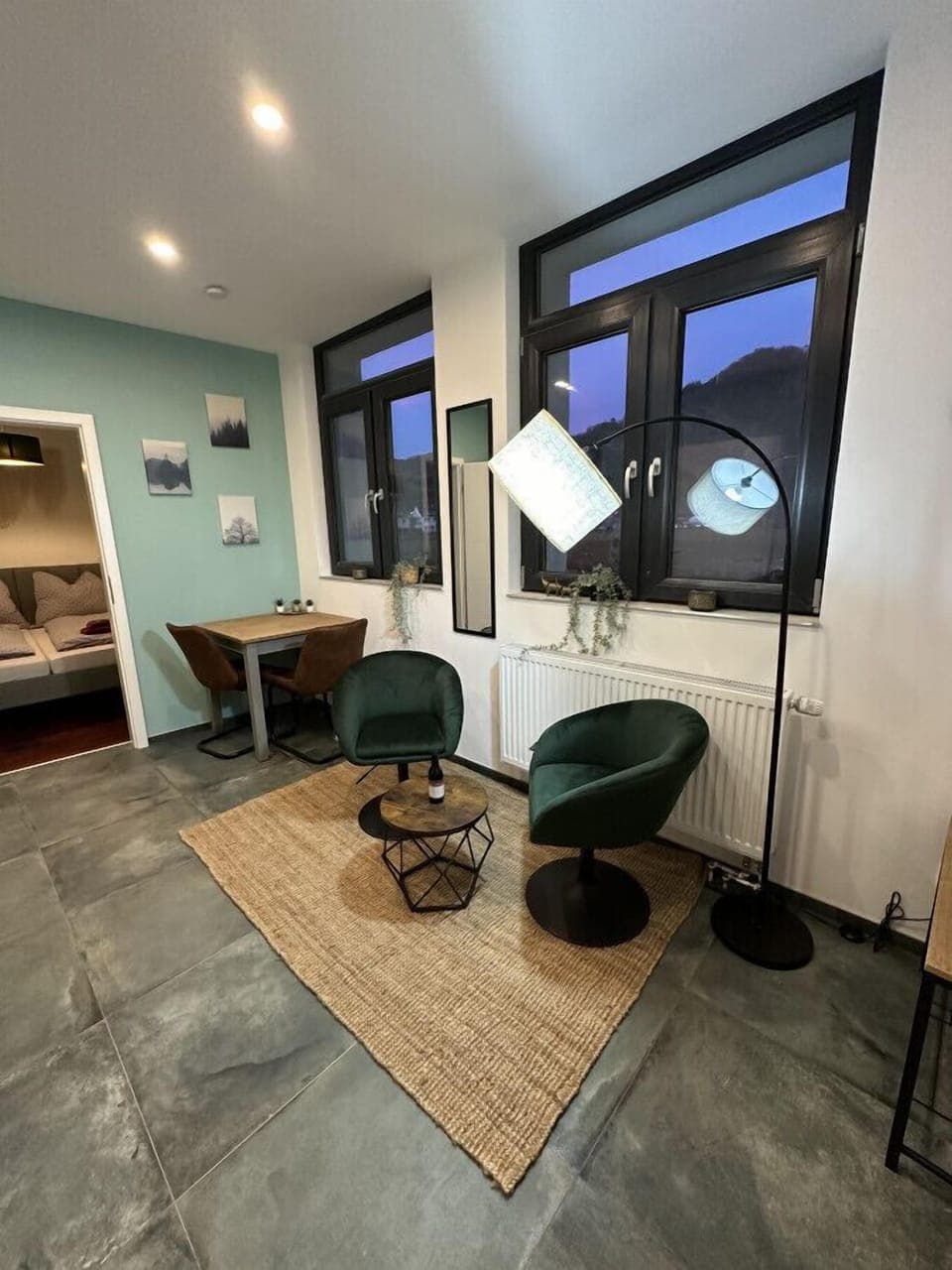 Wohnküche mit Blick auf die Weinberge