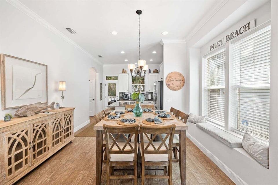 Gather round the table - room for 8