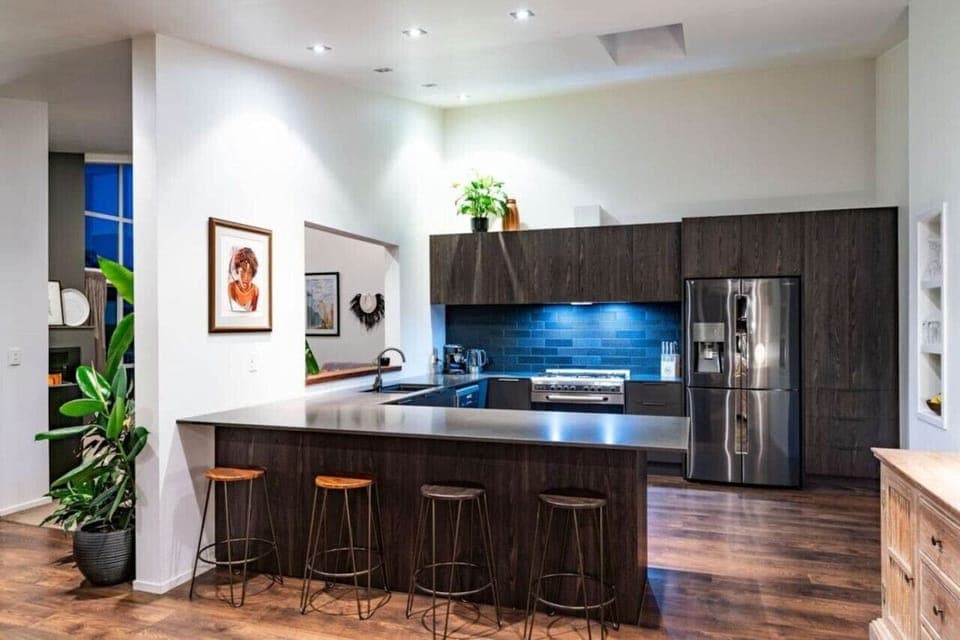 Fully equipped, stylish kitchen