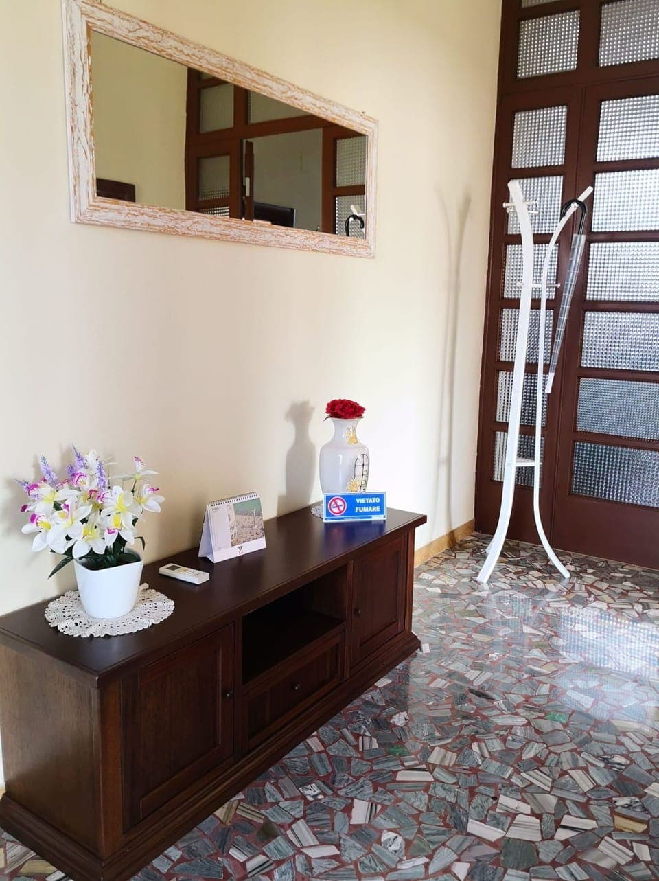 Autumn, Living Room, Spring, Summer