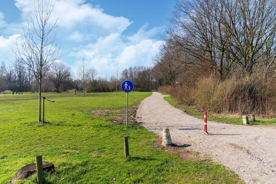 Surroundings [summer] (1-5 km)