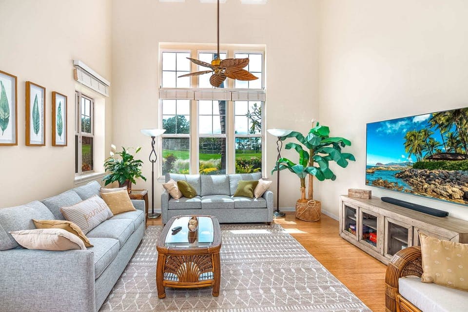 Spacious living room