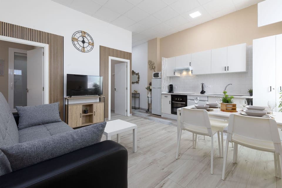 ApartUP-dr-lluch-las arenas-malvarrosa-access-valencia-apartamento-2bedroom-1 bath-openkitchen-aircondition-rentsvalencia-apartamentvalencia-beyourselfanywhere-expatsvalencia