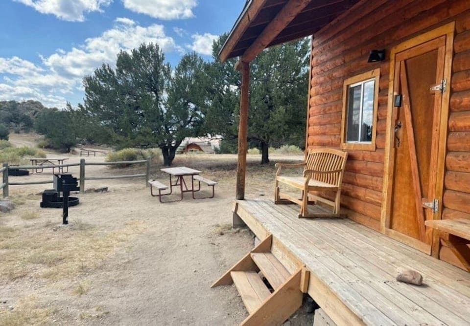 One20room20cabin20exterior201