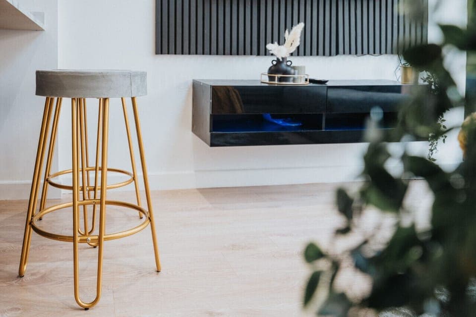 Living room - Open Plan - Sofa that sleeps 1 - 50` Smart TV loaded with Netflix, ambient lighting & fast Wi-Fi - Complimentary Games,  tea & coffee available for your enjoyment