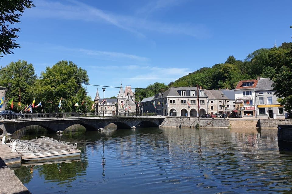 Region [summer] (>5 km)