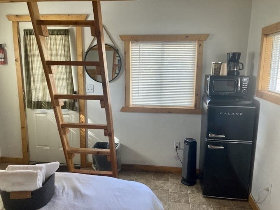 Creekside20Interior203