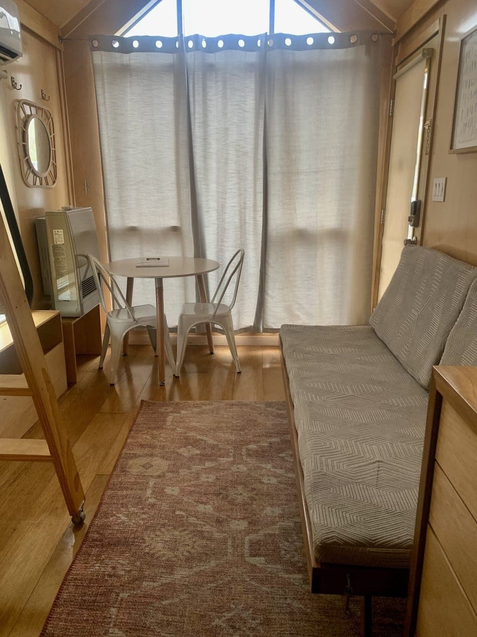 Tiny20320interior203