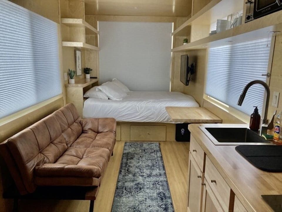 Tiny20620interior204